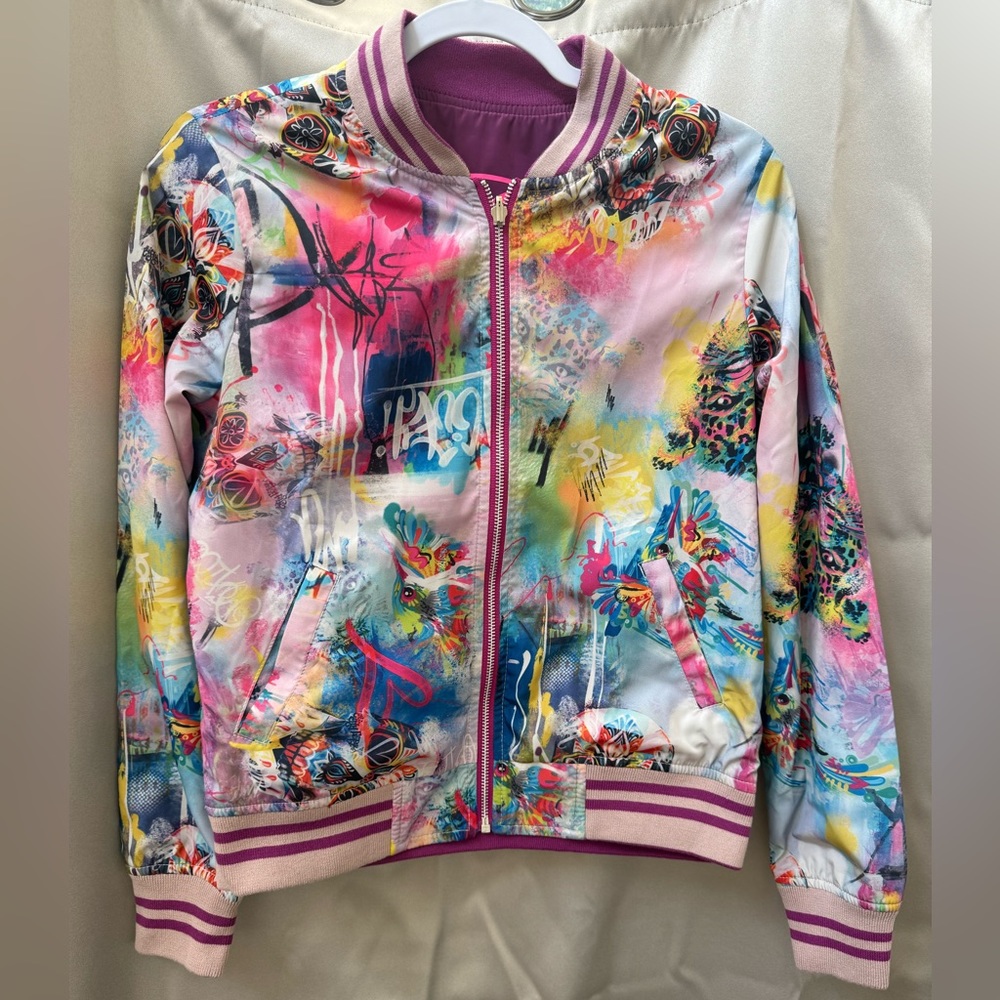 Size small.  Fits. Size 4 and 6.